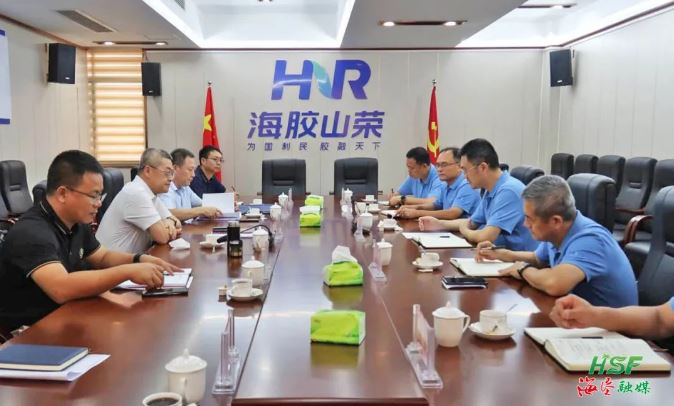 艾轶伦在永利yl23411山荣分公司座谈。